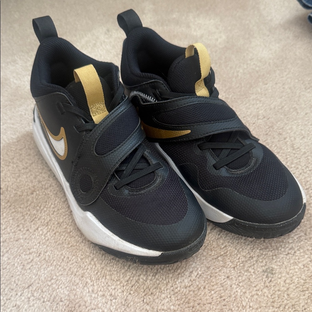 Nike Kids Team Hustle D11 Basketball 🏀 Sneakers